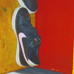 Black and pink size 7 nikes